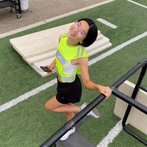 Meet your posher, Ellie